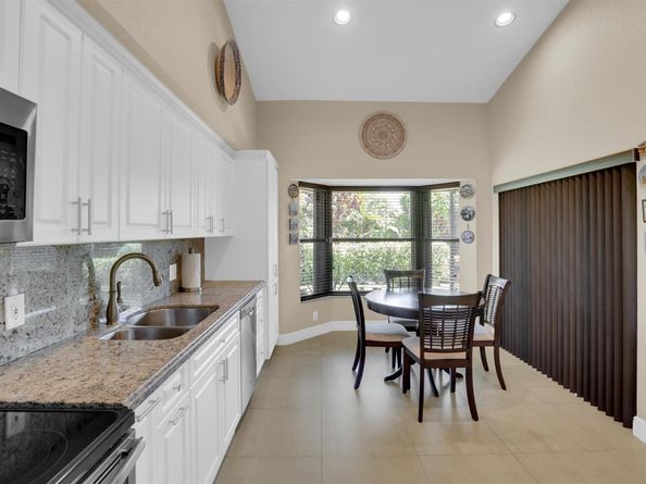19441 NW 3rd St, Pembroke Pines FL 33029