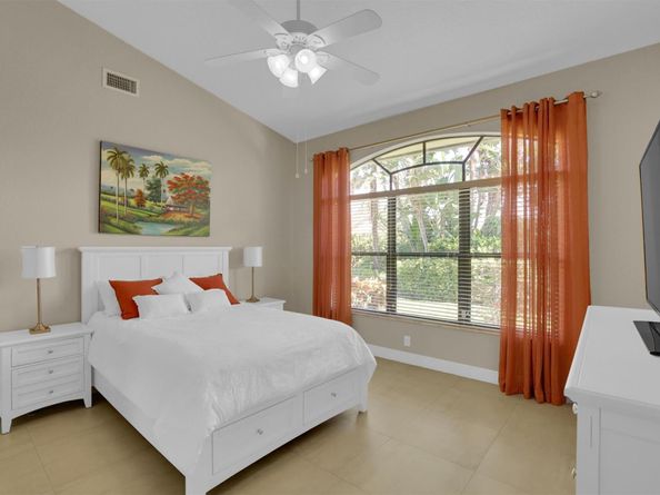 19441 NW 3rd St, Pembroke Pines FL 33029