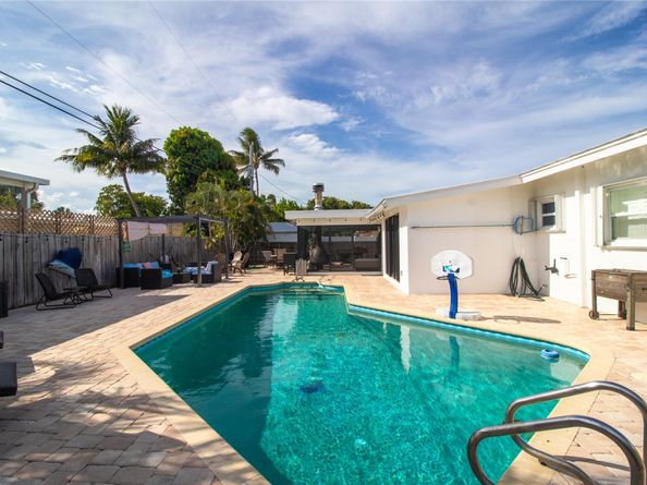 925 SE 14th Avenue, Deerfield Beach FL 33441