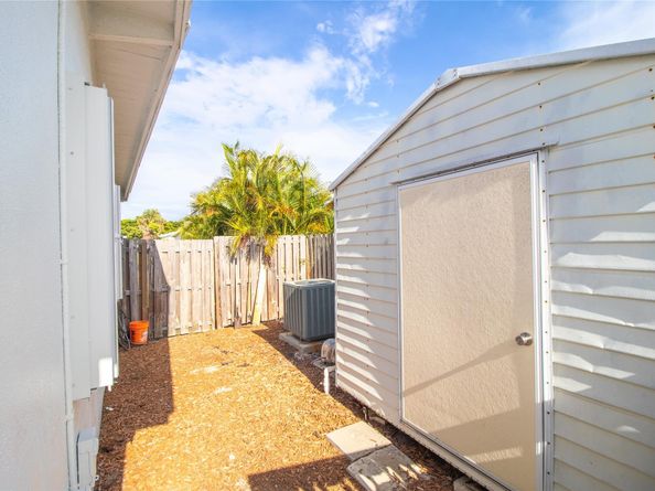 925 SE 14th Avenue, Deerfield Beach FL 33441