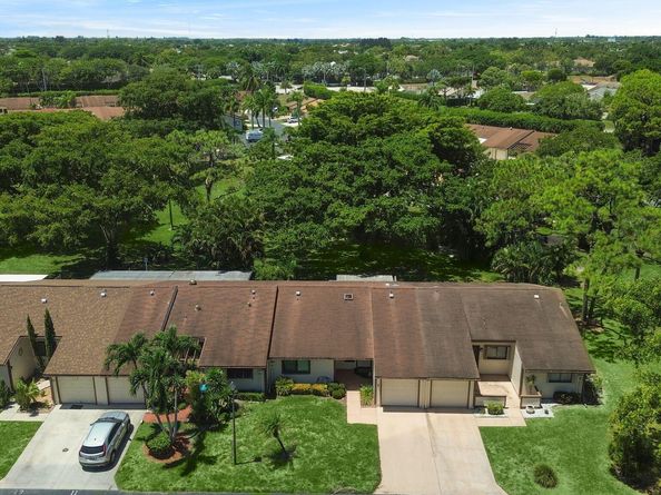 9 Brompton Lane, Boynton Beach FL 33426
