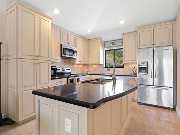 711 Club Drive, Palm Beach Gardens FL 33418