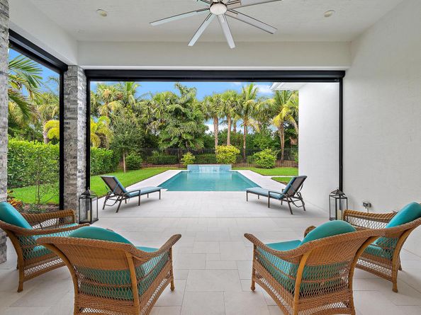 9216 Coral Isles Circle, Palm Beach Gardens FL 33412