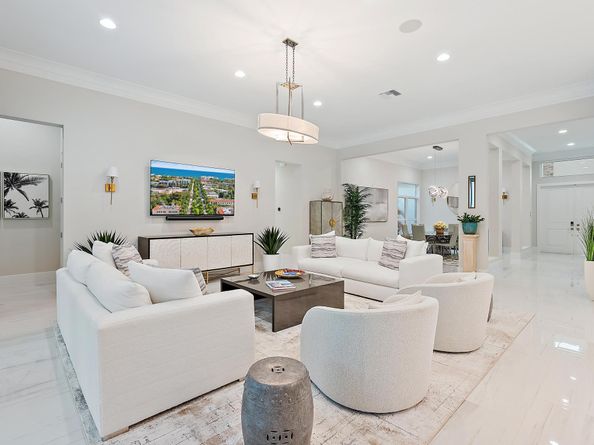 9216 Coral Isles Circle, Palm Beach Gardens FL 33412