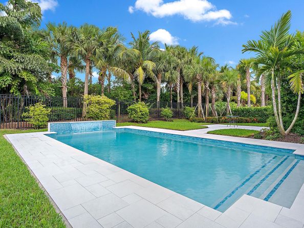 9216 Coral Isles Circle, Palm Beach Gardens FL 33412