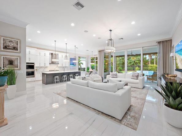 9216 Coral Isles Circle, Palm Beach Gardens FL 33412