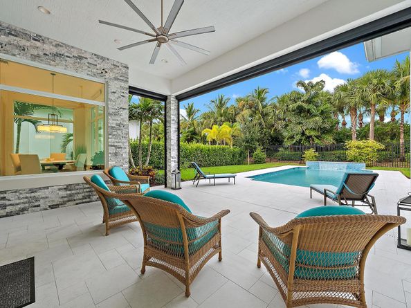 9216 Coral Isles Circle, Palm Beach Gardens FL 33412