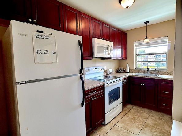 5300 Washington Street I206, Hollywood FL 33021