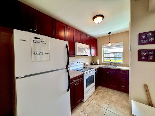 5300 Washington Street I206, Hollywood FL 33021