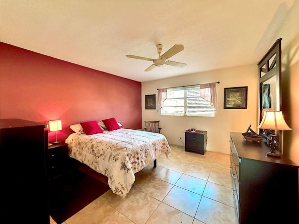 5300 Washington Street I206, Hollywood FL 33021