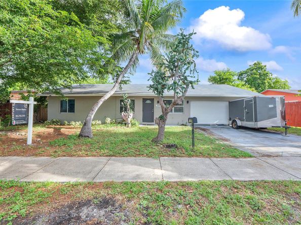 11 NE 18th St, Pompano Beach FL 33060