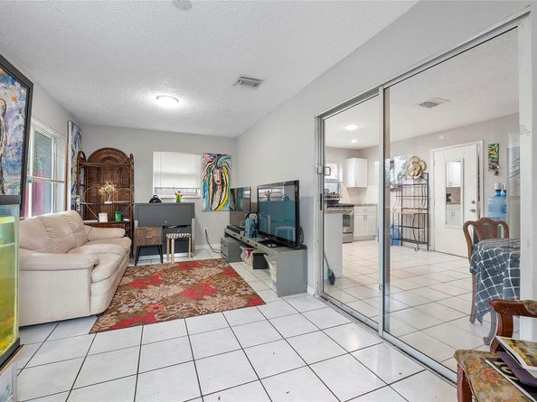 11 NE 18th St, Pompano Beach FL 33060
