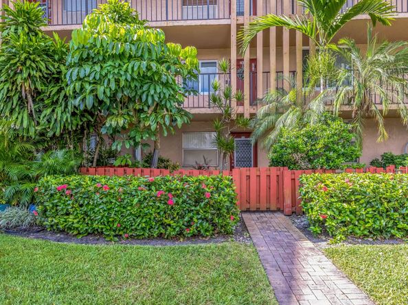 7210 Lake Circle Dr 106, Margate FL 33063