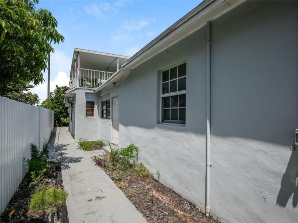 3281 NW 14th Ter, Miami FL 33125