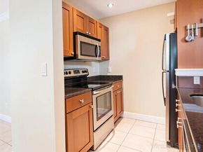 1680 NE 34th Lane, Oakland Park FL 33334