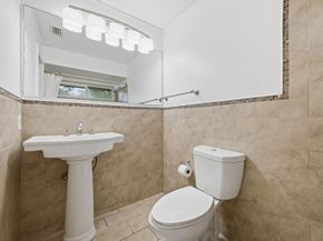 1680 NE 34th Lane, Oakland Park FL 33334