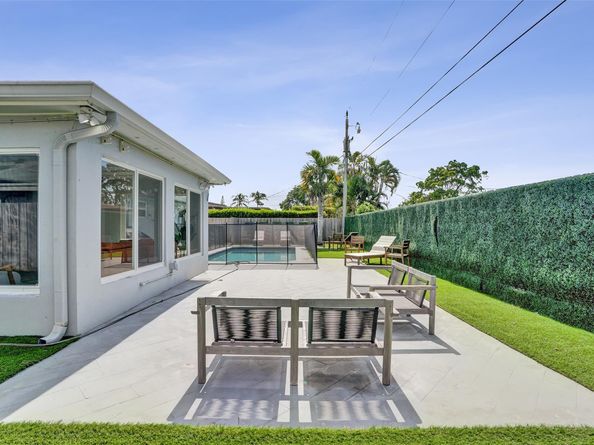 1115 SW 4th Ave, Pompano Beach FL 33060