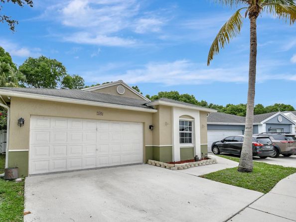 134 E Riverbend Dr, Sunrise FL 33326