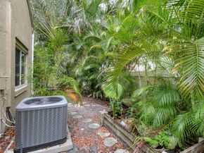 134 E Riverbend Dr, Sunrise FL 33326