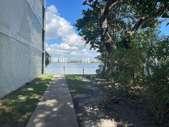 116 Lake Emerald Dr 110, Oakland Park FL 33309