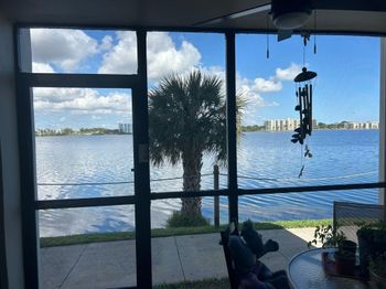 116 Lake Emerald Dr