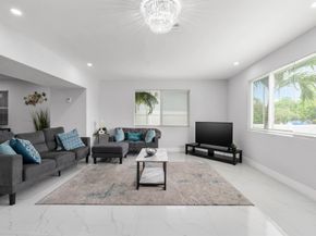 255 Glouchester Street, Boca Raton FL 33487
