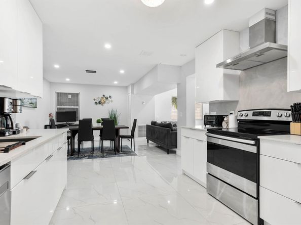 255 Glouchester Street, Boca Raton FL 33487