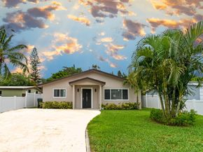 255 Glouchester Street, Boca Raton FL 33487