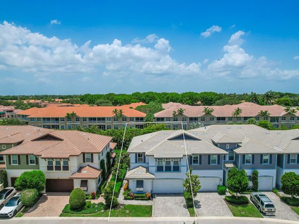 22954 Clear Echo Dr 31, Boca Raton FL 33433