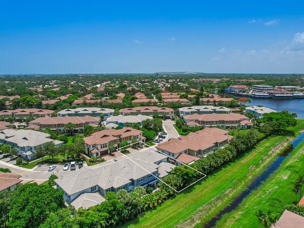 22954 Clear Echo Dr 31, Boca Raton FL 33433