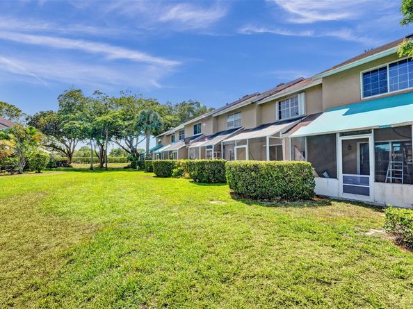 7272 Woodmont Ave, Tamarac FL 33321