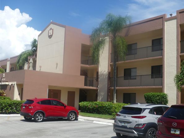 10657 W Clairmont Cir 306, Tamarac FL 33321