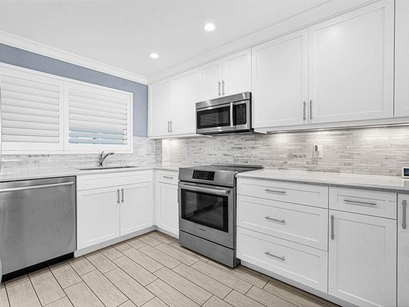 5100 Bayview Dr 404, Fort Lauderdale FL 33308