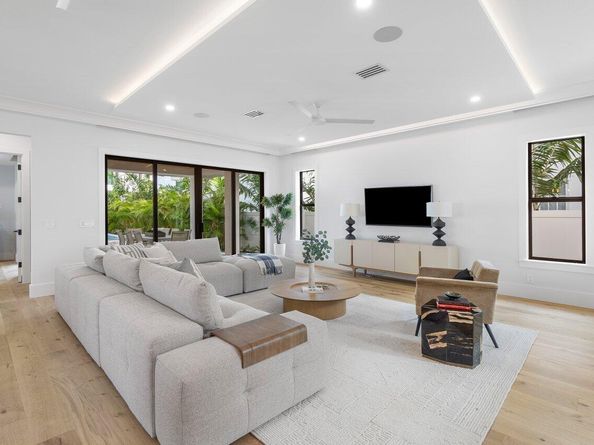 731 SE 4th Avenue, Delray Beach FL 33483