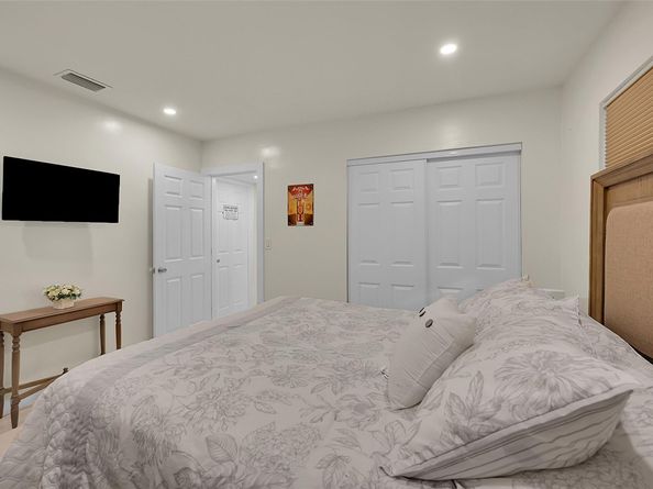 521 SW 40th Ct, Coral Gables FL 33134