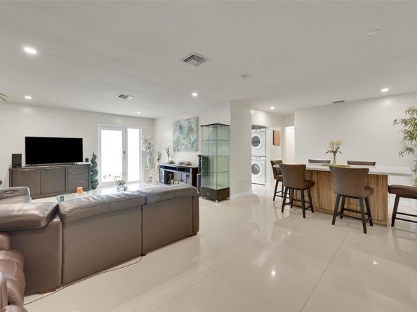 521 SW 40th Ct, Coral Gables FL 33134