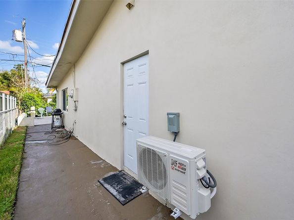 521 SW 40th Ct, Coral Gables FL 33134