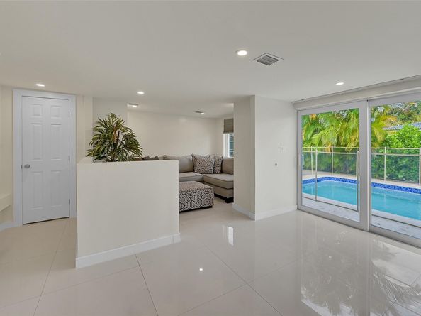 521 SW 40th Ct, Coral Gables FL 33134