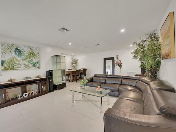 521 SW 40th Ct, Coral Gables FL 33134