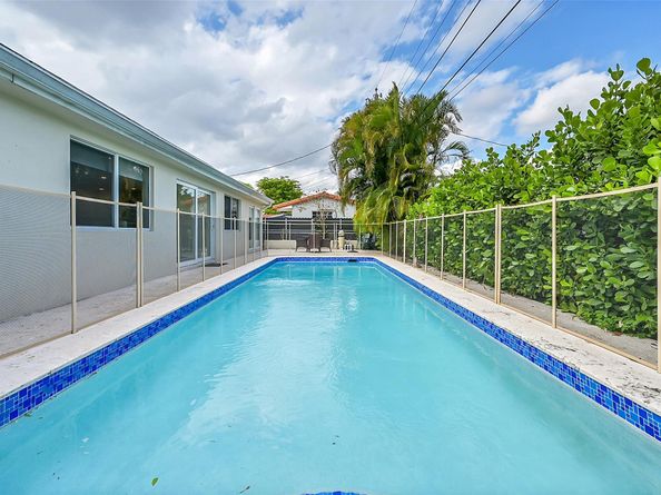 521 SW 40th Ct, Coral Gables FL 33134