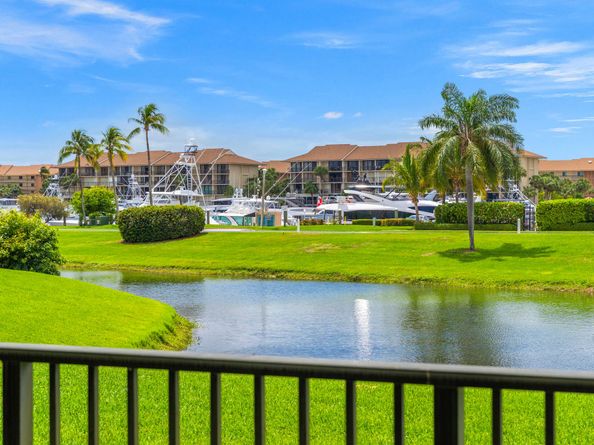 601 Seafarer Circle 104, Jupiter FL 33477