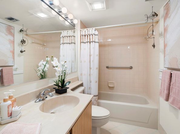 601 Seafarer Circle 104, Jupiter FL 33477