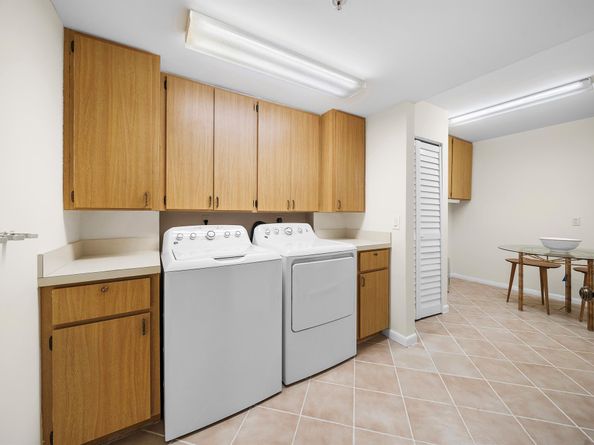 601 Seafarer Circle 104, Jupiter FL 33477