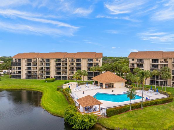 601 Seafarer Circle 104, Jupiter FL 33477