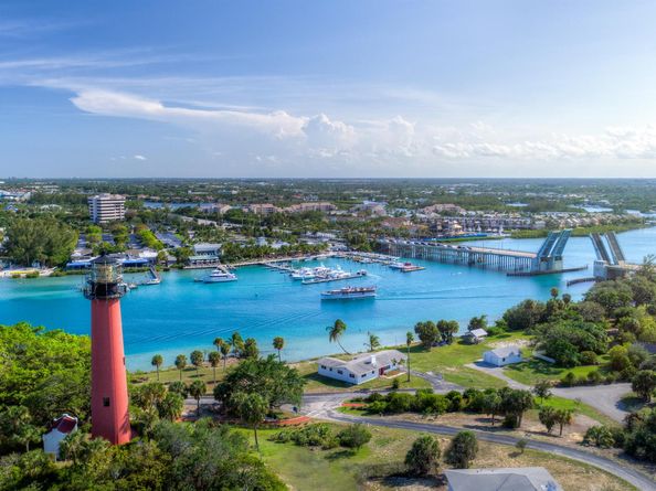 601 Seafarer Circle 104, Jupiter FL 33477