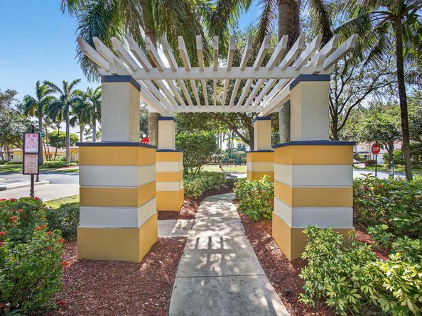 3004 N Evergreen Circle, Boynton Beach FL 33426