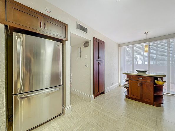 424 Hendricks Isle 11, Fort Lauderdale FL 33301