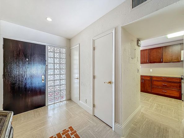 424 Hendricks Isle 11, Fort Lauderdale FL 33301