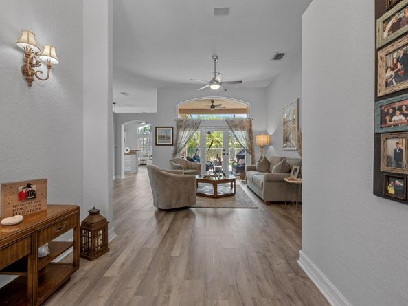 5349 Oakmont Village Circle, Lake Worth FL 33463