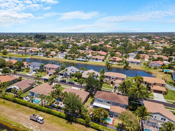 5349 Oakmont Village Circle, Lake Worth FL 33463